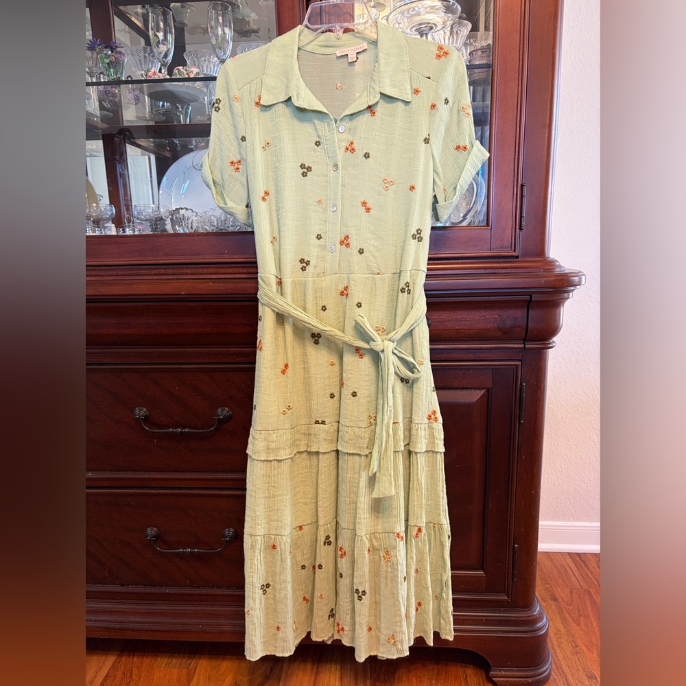 Figueroa & Flower Light Green Midi Dress